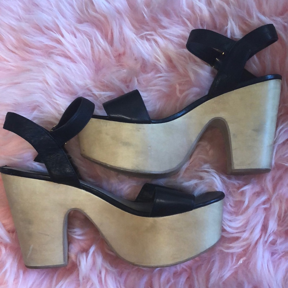 Super cool wooden platform sandals